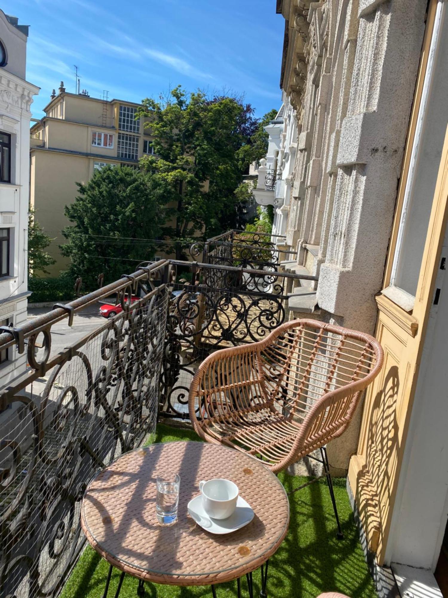 Grosszuegiger Wiener Altbau Gleich Neben Schoenbrunn Luaran gambar