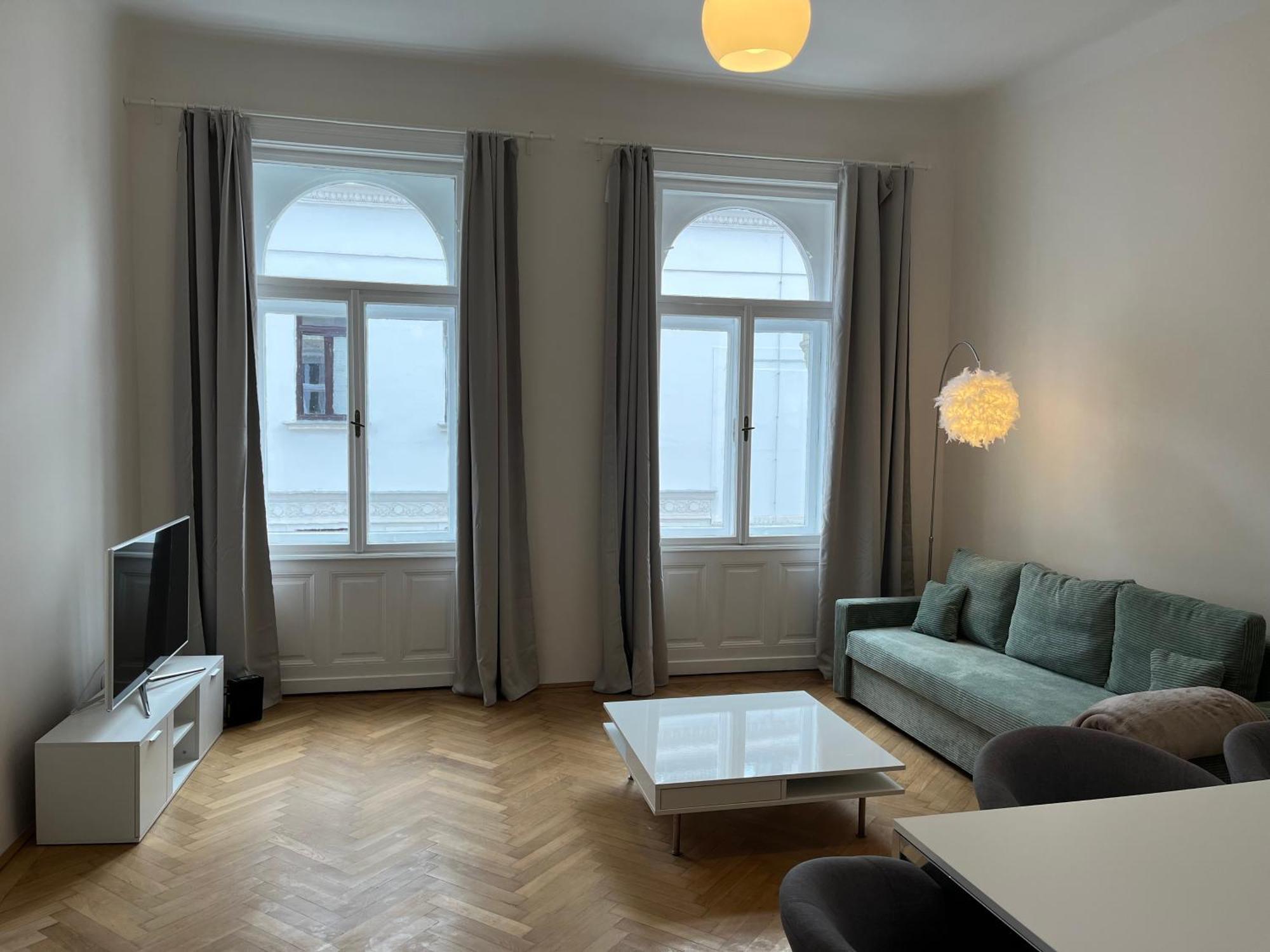 Grosszuegiger Wiener Altbau Gleich Neben Schoenbrunn Luaran gambar