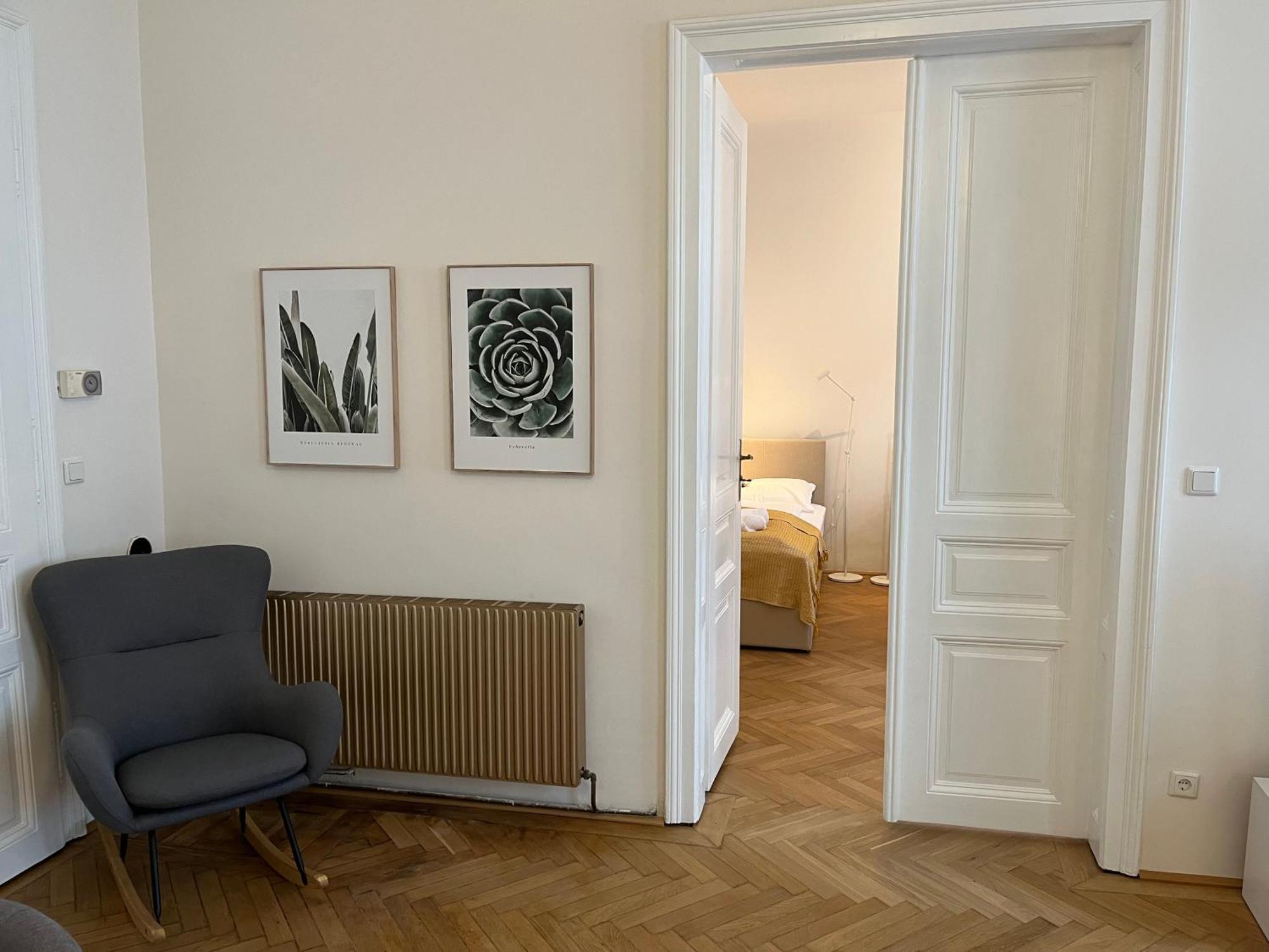 Grosszuegiger Wiener Altbau Gleich Neben Schoenbrunn Luaran gambar