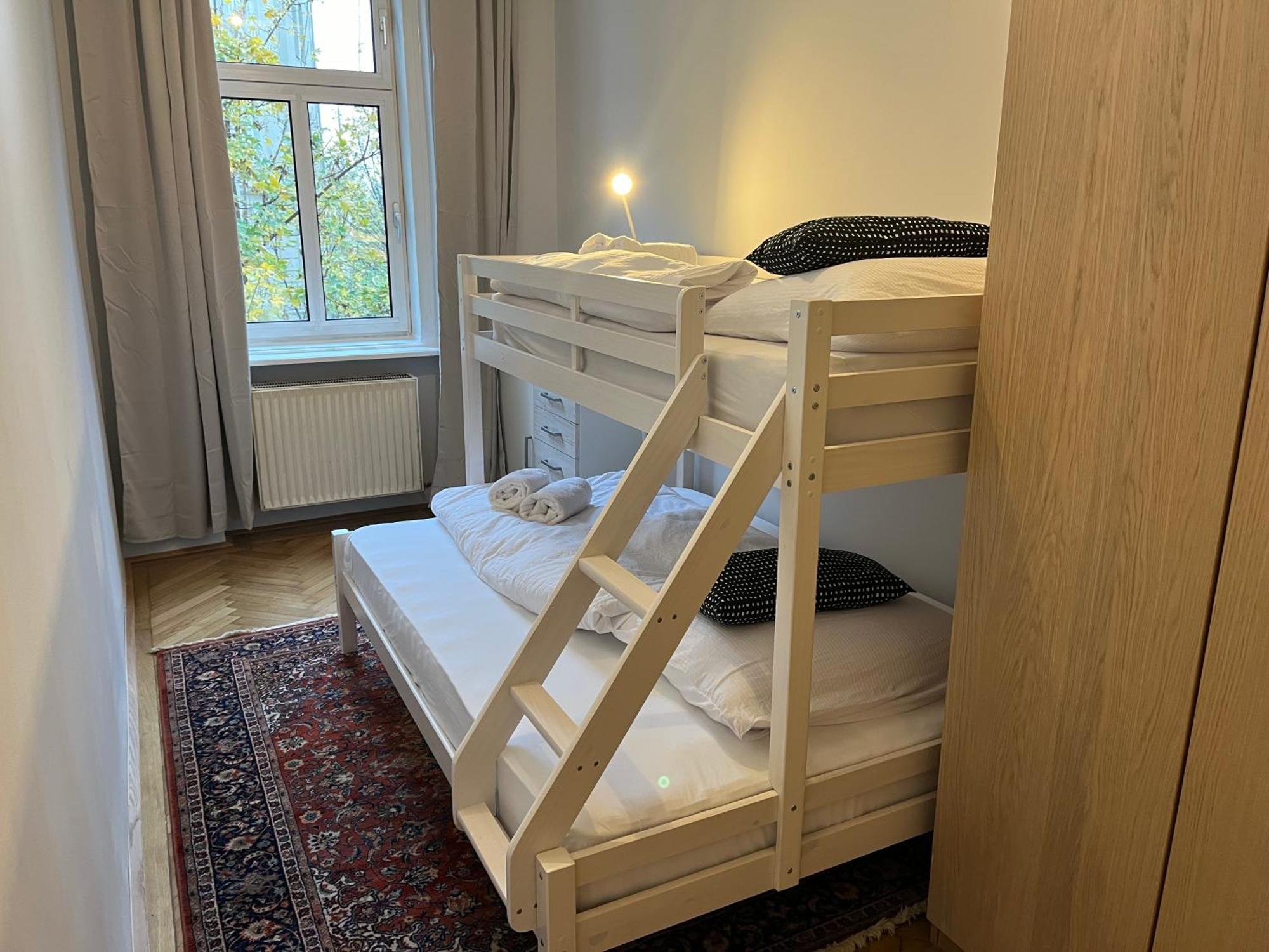 Grosszuegiger Wiener Altbau Gleich Neben Schoenbrunn Luaran gambar